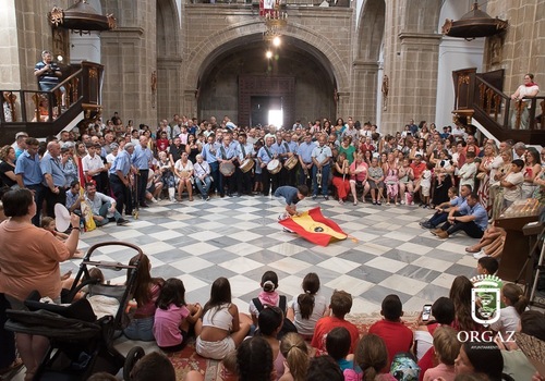 PRESENTACIÓN DE ABANDERADOS Y BANDA DE MÚSICA AL STMO.CRISTO DEL OLVIDO 