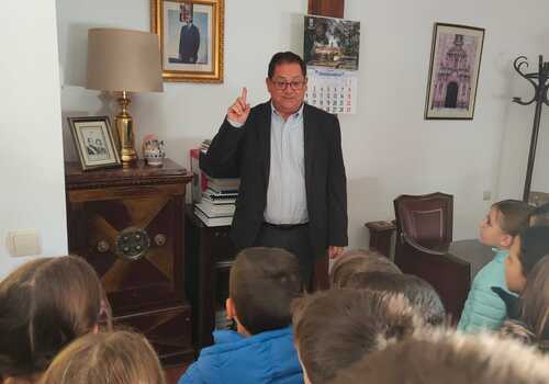 VISITA AL AYUNTAMIENTO DEL CURSO DE 2º PRIMARIA