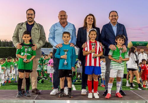RECONOCIMIENTO COMO JUGADORA MÁS VALIOSA: BEATRIZ RESUELA