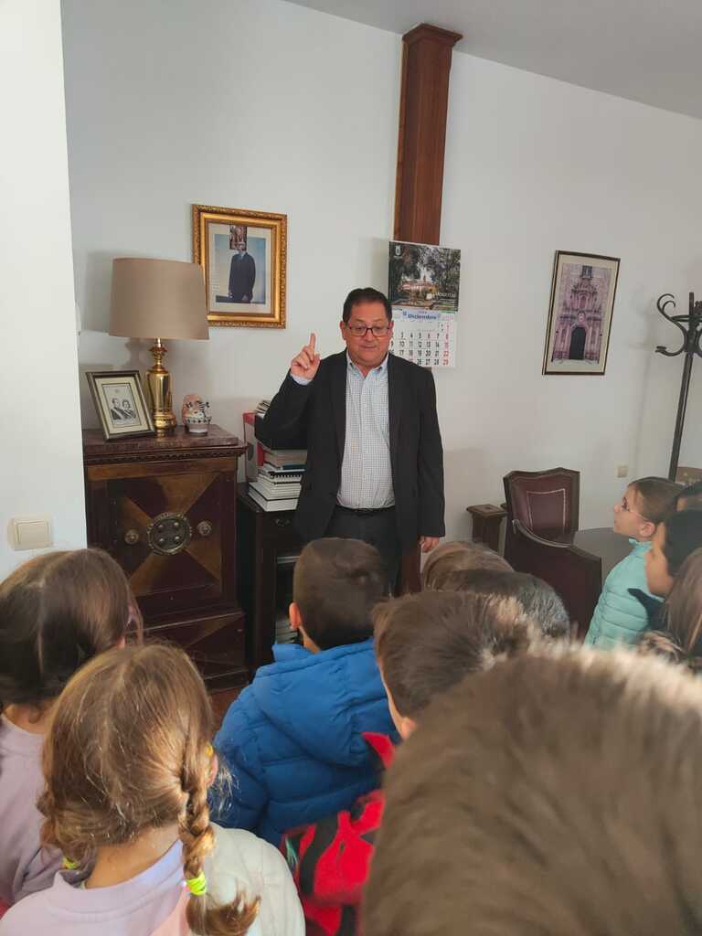 VISITA AL AYUNTAMIENTO DEL CURSO DE 2º PRIMARIA