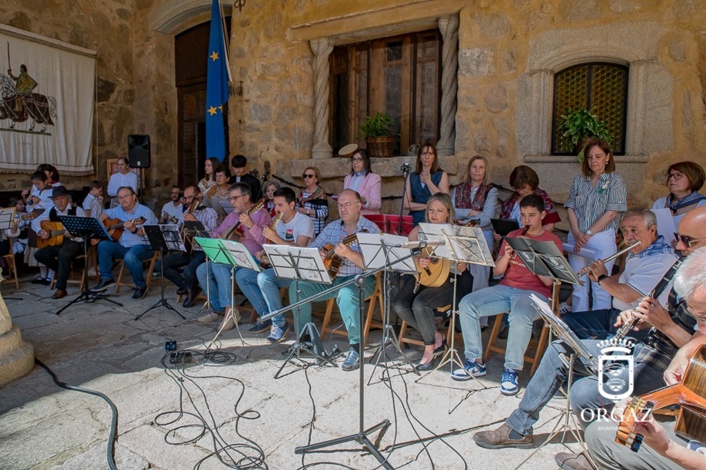 MUESTRA MÚSICA Y BAILE DE RAÍZ EN LA FDP