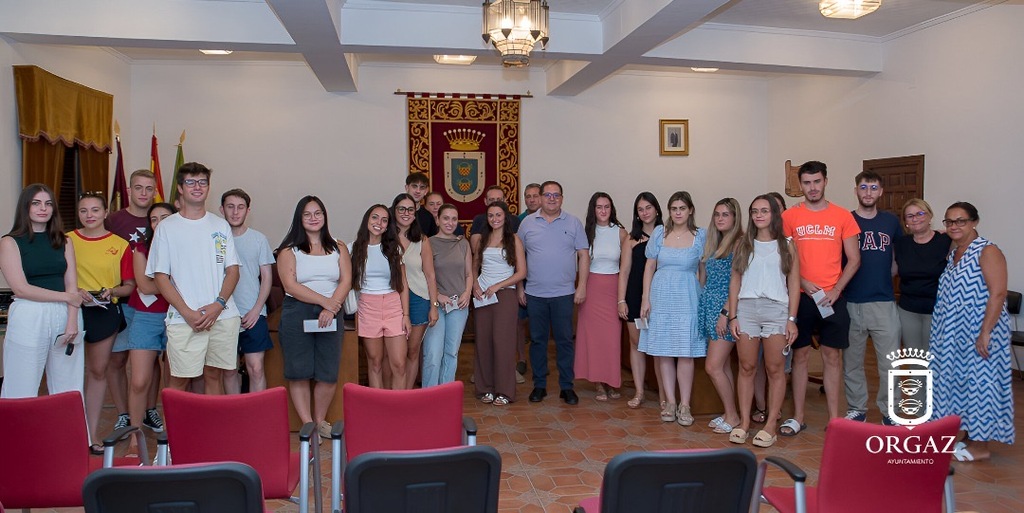 ENTREGA BECAS UNIVERSITARIOS