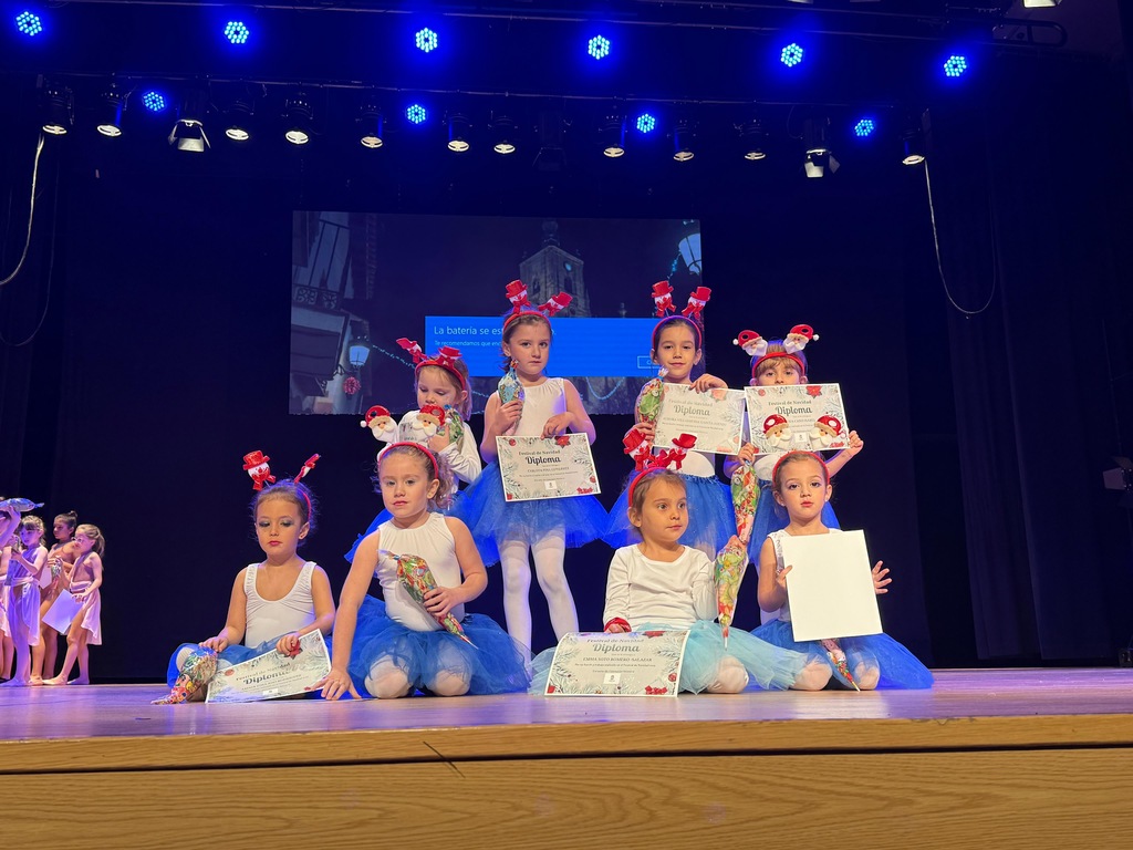 EXHIBICIÓN ESCUELA MUNICIPAL DE GIMNASIA RÍTMICA